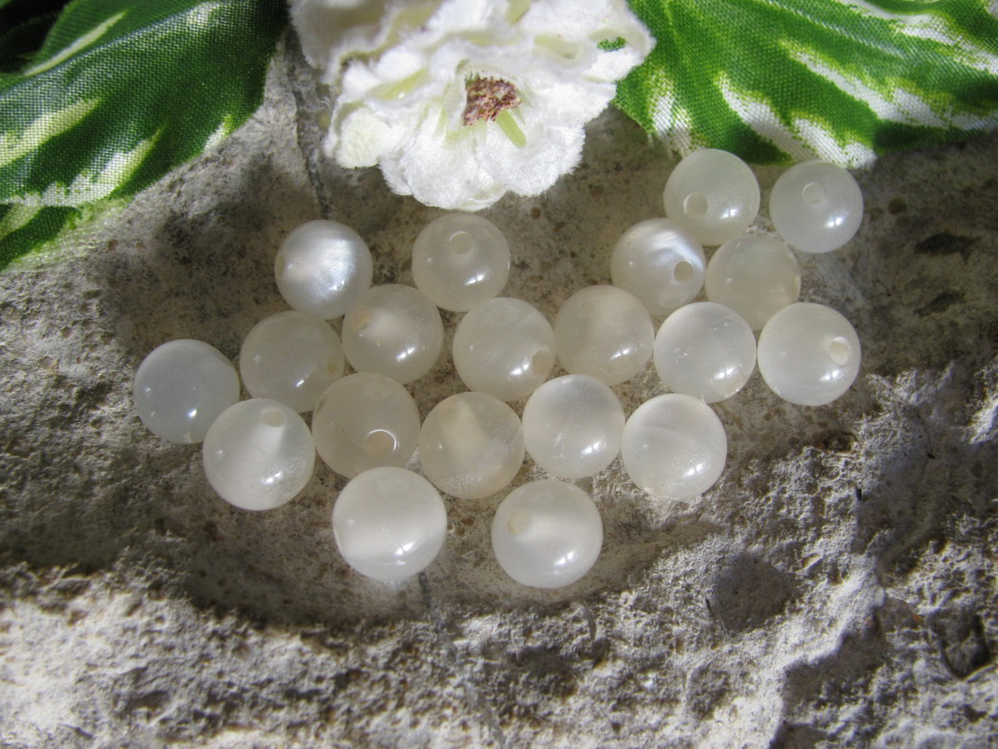 100 Resin Perlen Weiß elfenbein glänzend, 8mm, Schmuck und Perlen basteln, fädeln