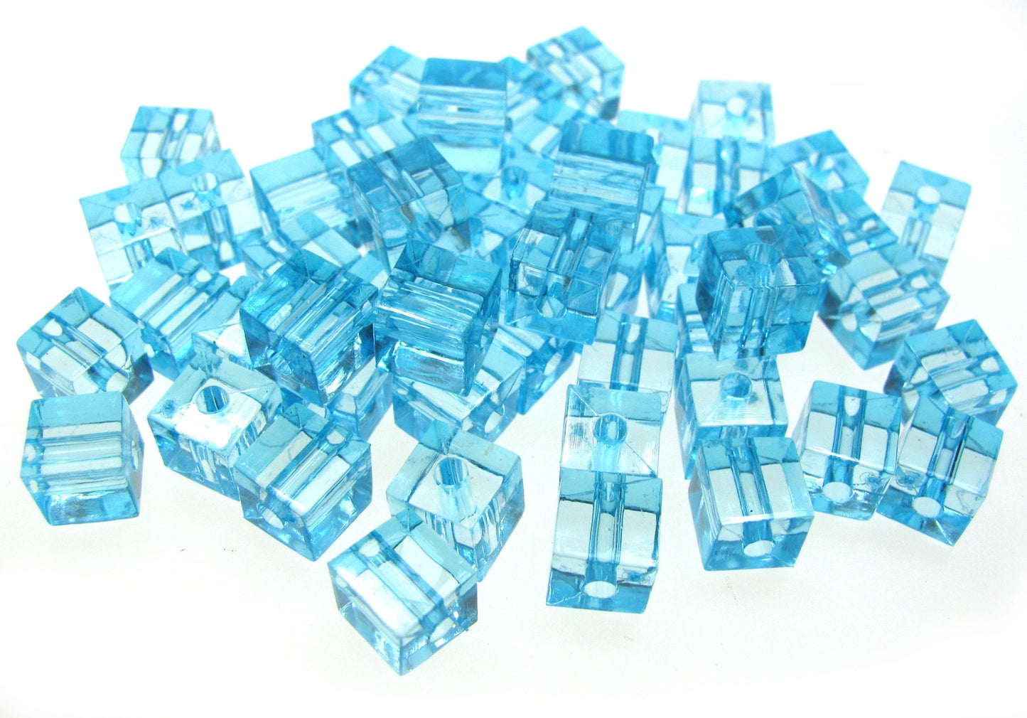 50 Acrylperlen Würfel 7mm hellblau türkis, leichte Kunststoffperlen, transparent