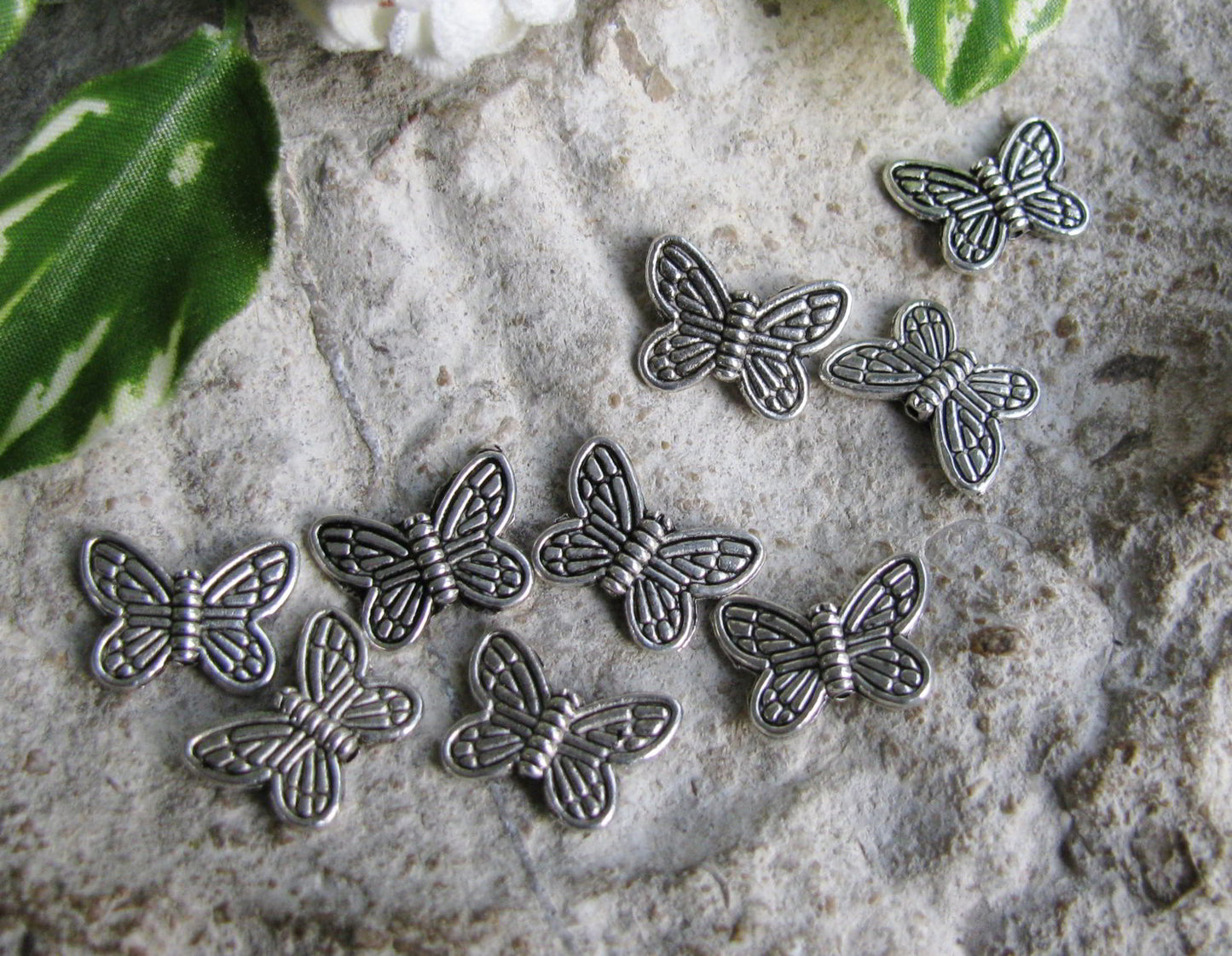 10 Schmetterling Metallperlen 1,4 cm silberfarben, fädeln, Schmuck selbst machen