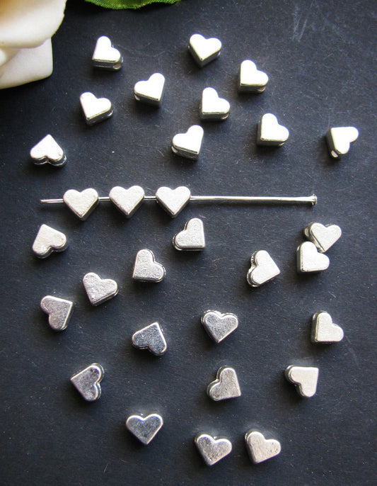 30 Metallperlen Herz in silber, 6mm, Perlen basteln, Herzen, Zwischenperle