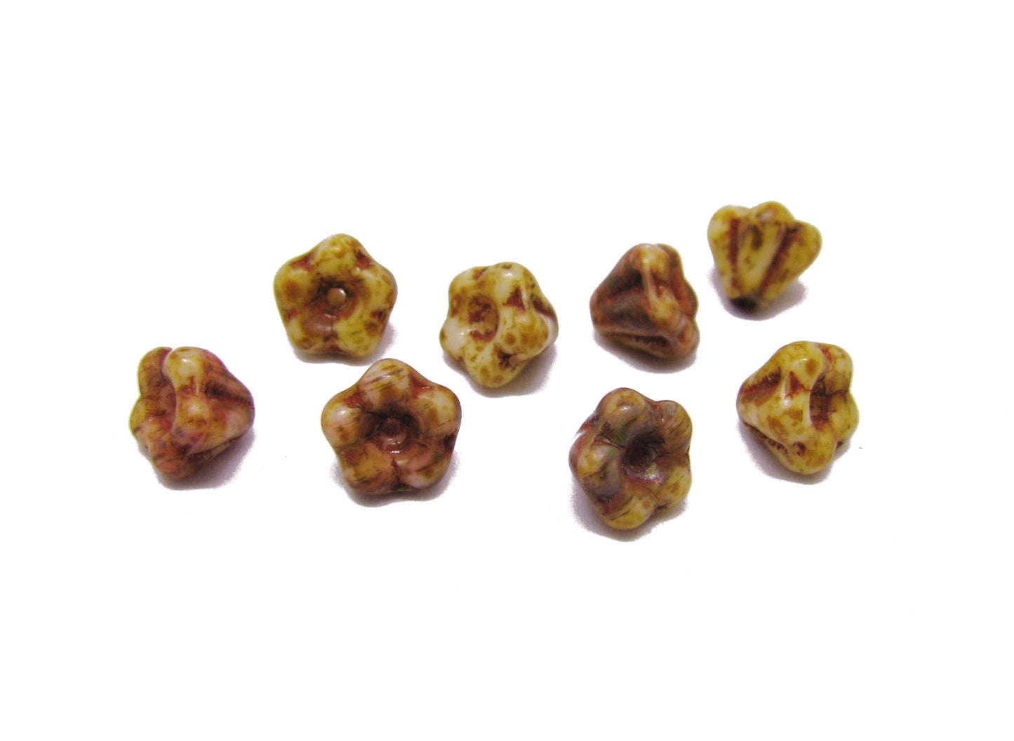 16 Blütenkelche, braun, Glasperlen, 4 x 6 mm, Perlen und Schutzengel basteln
