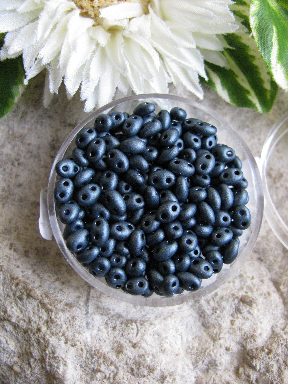 Twin Beads, 2 Loch Glasperlen, blau matt, 2,5x5mm, Perlen basteln, Pracht