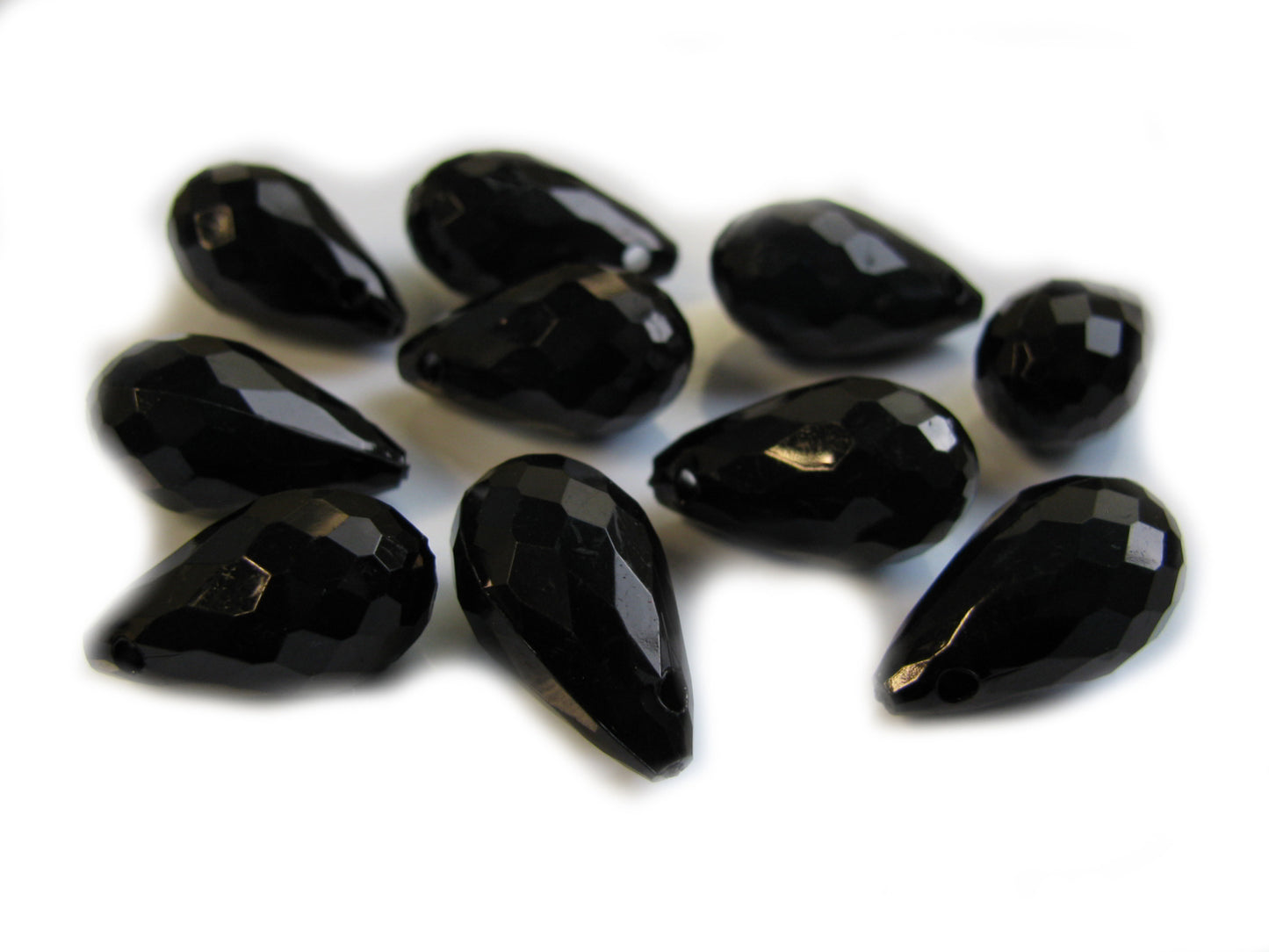 10 Acrylperlen Tropfen facettiert Schwarz 2,35cm, Schmuck mit Perlen basteln