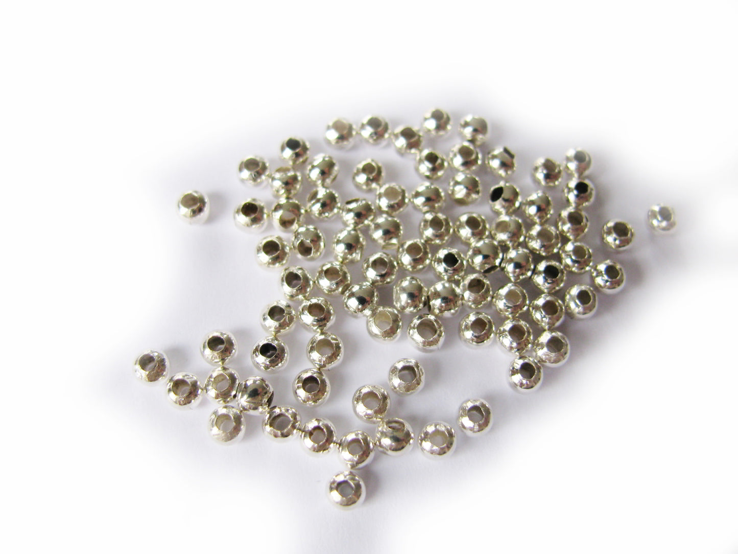 80 Metallperlen 3 mm glatt, Farbe silber hell, Perlen basteln, Zwischenperlen