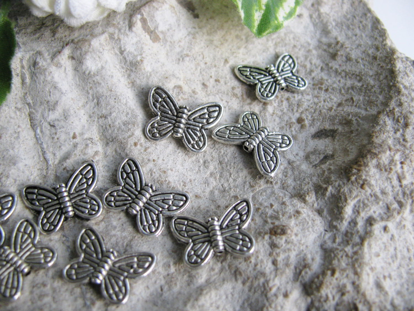 10 Schmetterling Metallperlen 1,4 cm silberfarben, fädeln, Schmuck selbst machen
