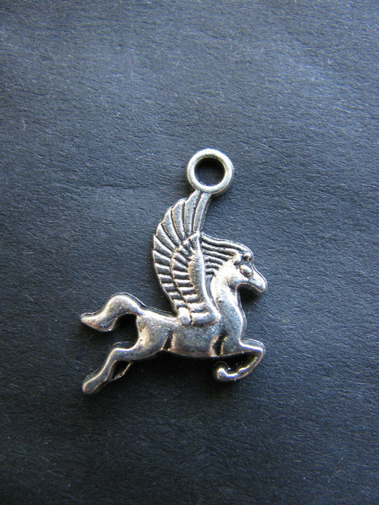 12 Metallanhänger Pegasus 1,95 cm silberfarben, Pferd mit Flügel, Schmuck machen
