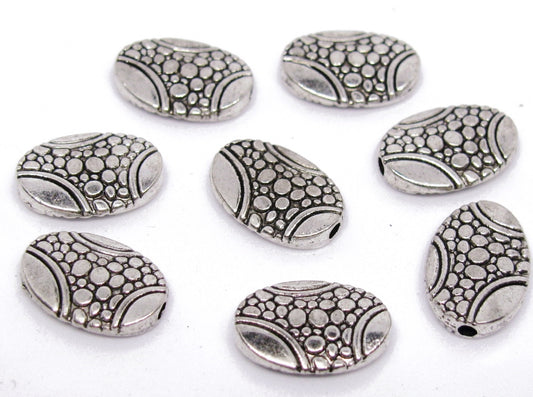 8 Metallperlen oval gemustert, 1,4x1 cm, silberfarben, Perlen basteln, fädeln