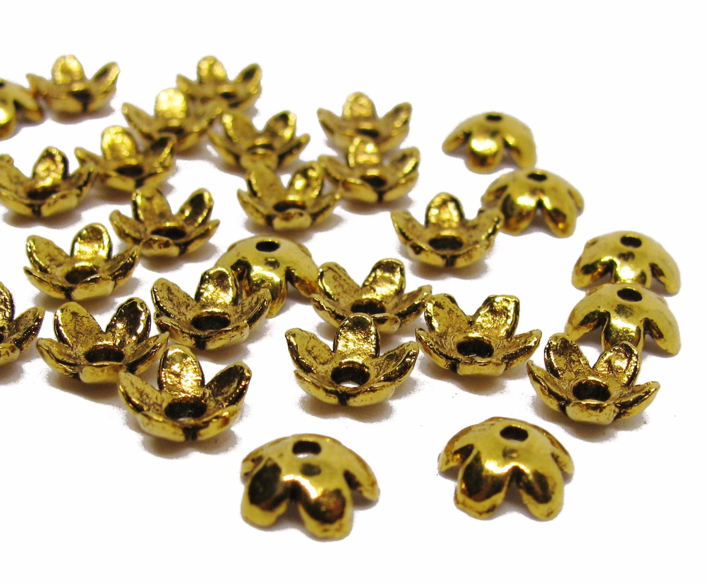 30 Perlkappen 6mm in gold, Schmuck und Schutzengel mit Perlen basteln, Endkappe