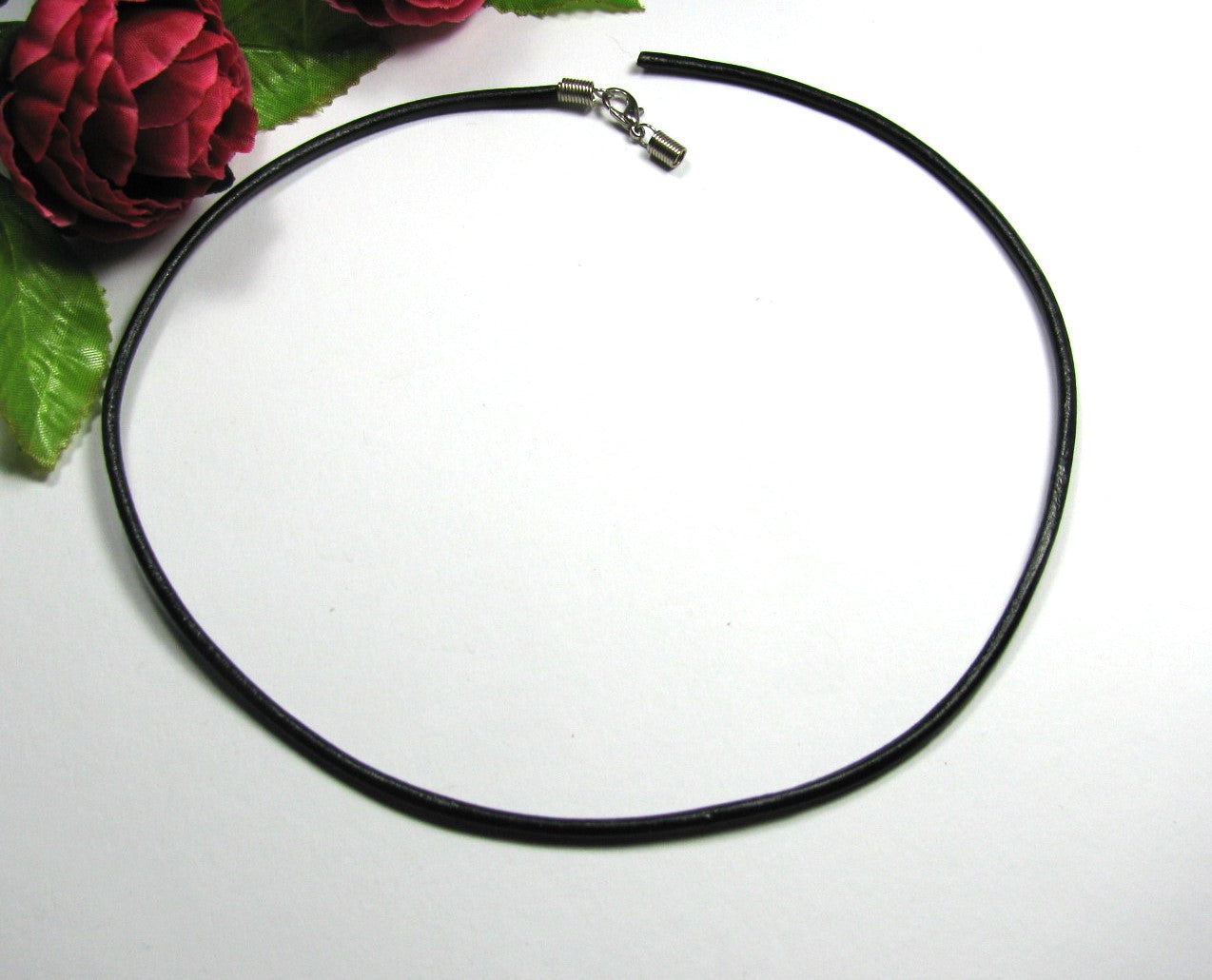 3mm Lederband schwarz 45cm mit Karabinerhaken, Kette basteln, selbst verschließen