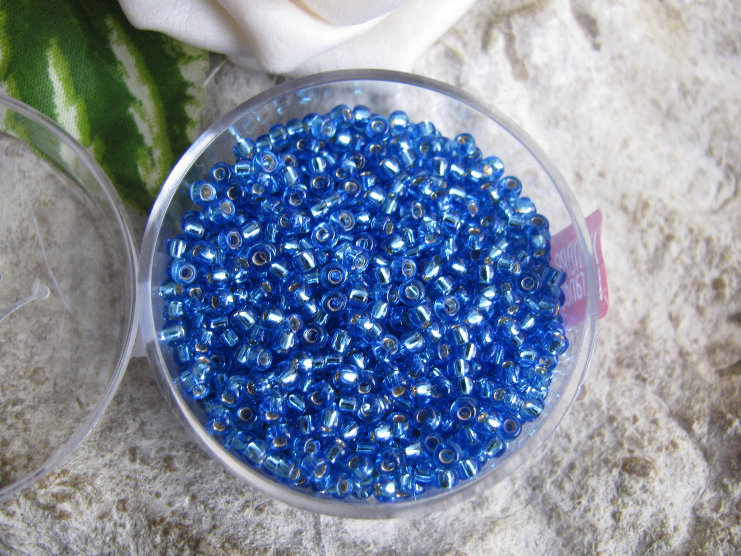 15g Miyuki Rocailles,blau mit Silberkern, 2mm, Perlen basteln, Perlentiere